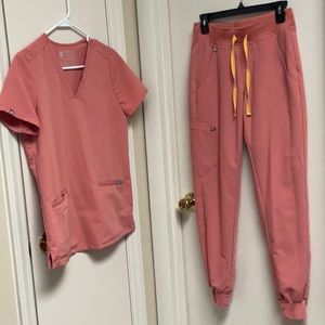 Figs Casma Scrub Top & Zamora Jogger Scrub Pant XS